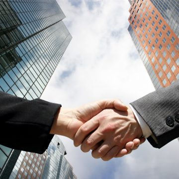 АМКУ дозволив співвласникам «Дніпро Агро Груп» викупити частку Хомутинника