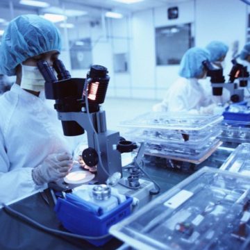Контролювати якість харчових продуктів будуть акредитовані лабораторії