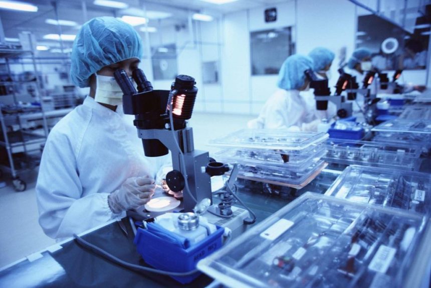 Контролювати якість харчових продуктів будуть акредитовані лабораторії