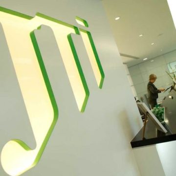 Тютюнова компанія JTI оголосила про незаконне вилучення поліцією великої суми грошей і автомобіля