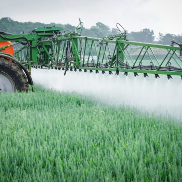 Відмова від гліфосату до 2021 року зашкодить французьким аграріям — Макрон